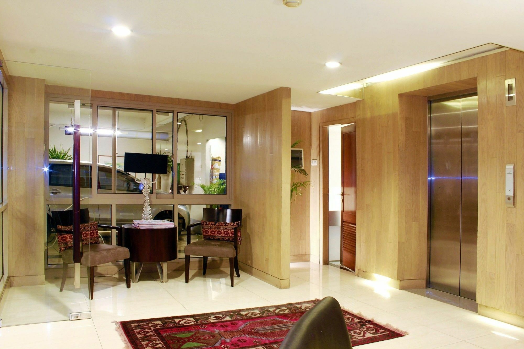 W Home Cikatomas Джакарта Екстериор снимка
